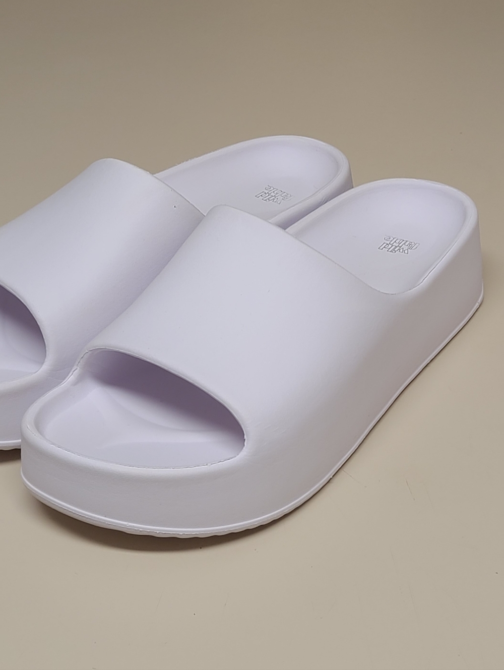 Wild Fable Izzy chunky platform slide sandals size 10